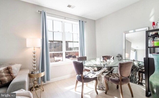 Foto del edificio - 989 S Buchanan St