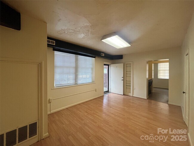 Foto del edificio - 203 W Liberty St