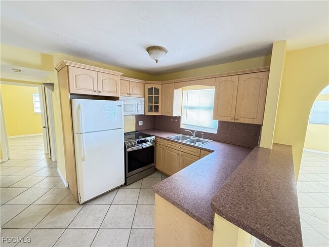 Foto del edificio - 107 California Rd