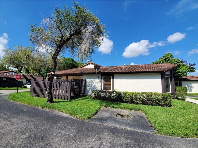 Foto del edificio - 14965 SW 49th Ln