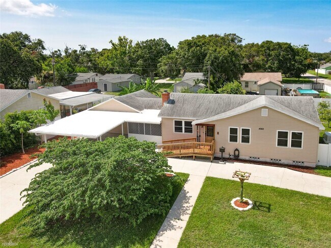 Building Photo - 4 br, 2 bath House - 4560 R 5Th Avenue S