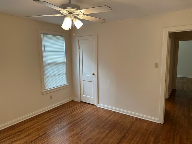 2nd bedroom - 2219 Rogers Dr