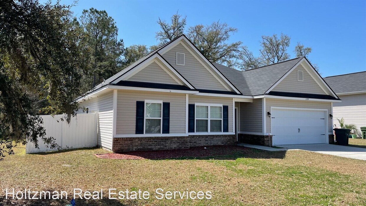 Foto principal - 3 br, 2 bath House - 1259 Peacock Trail