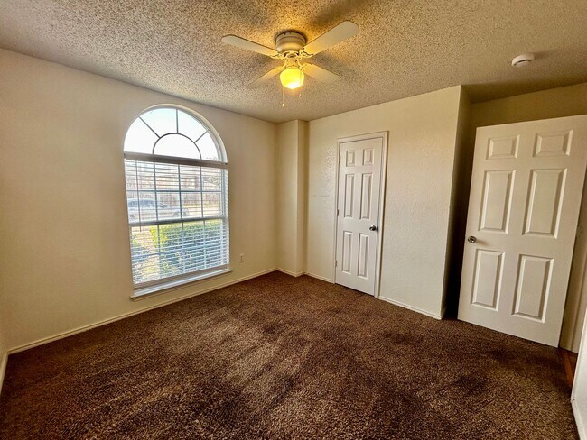 Foto del edificio - Bright & Open Saginaw Home