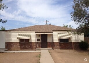 Building Photo - 1410 W Clarendon Ave