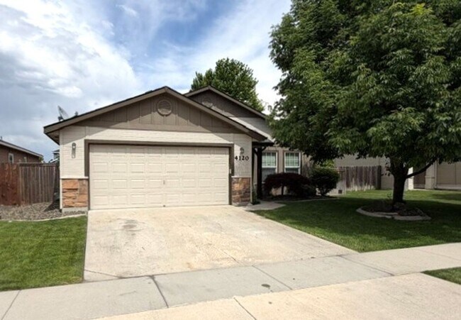 Foto del edificio - Beautiful 3 be 2 bath home with office in Meridian just off Locust Grove and Amity