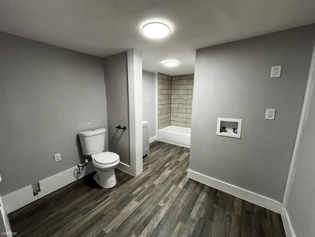 Building Photo - 1 br, 1 bath 4plex - 256 Vista Rd 4