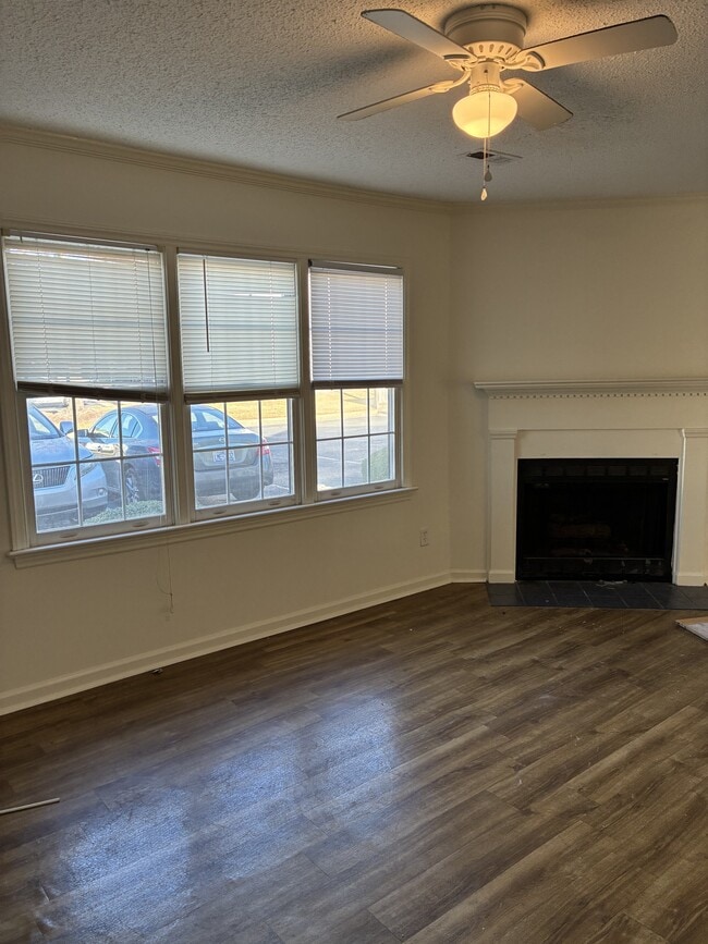 Foto del edificio - 3820 Sterling Pointe Dr