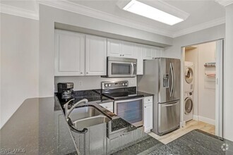 Building Photo - 1265 Wildwood Lakes Blvd