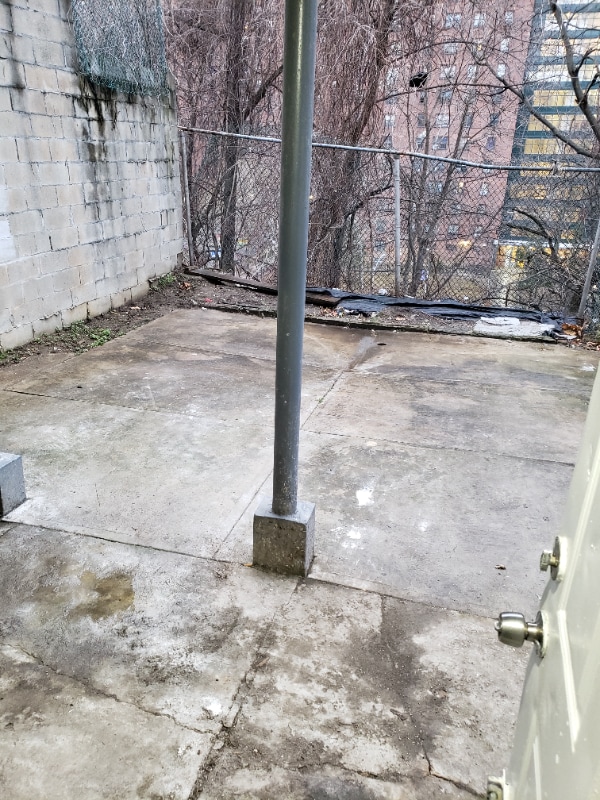 Building Photo - 1324 Clay Ave