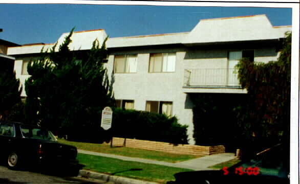 Building Photo - 3730 Watseka Ave