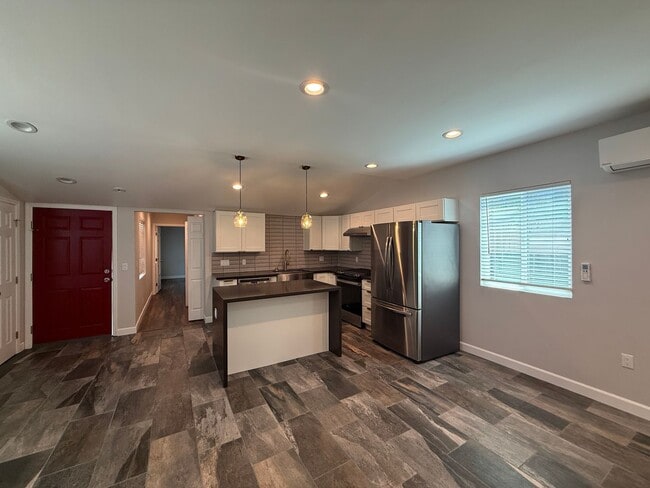 Foto del edificio - Amazing 1 Bedroom Back Home in La Crescenta!