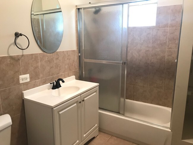 Foto del edificio - 2200-2206 W Cortez St