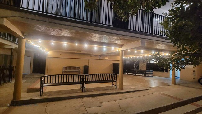 Foto del edificio - 4075 Oakwood Ave