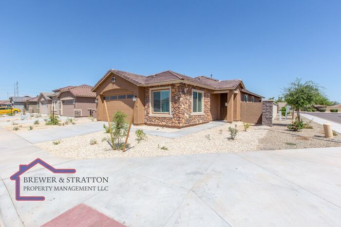 Foto principal - 3847 S 63rd Dr - 4BR, 3BA - S 63rd Ave/ W ...