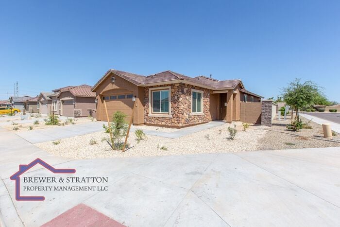 Primary Photo - 3847 S 63rd Dr - 4BR, 3BA - S 63rd Ave/ W ...