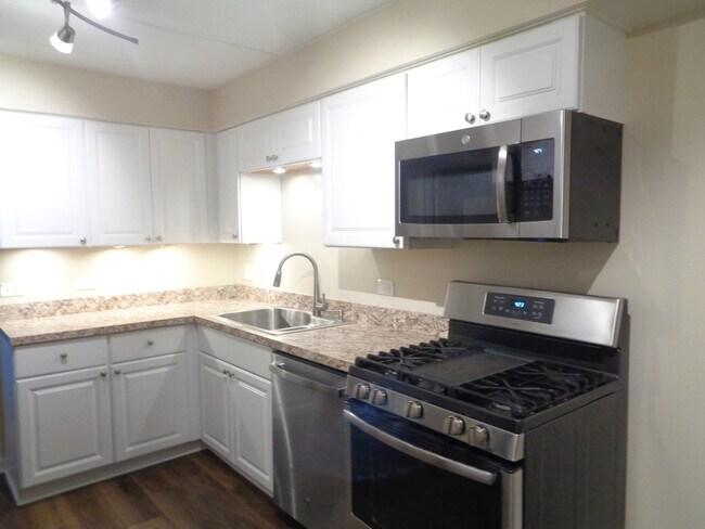 Foto del edificio - 3179 W 115th St