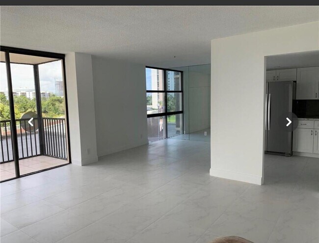 Foto del edificio - 20335 W Country Club Dr