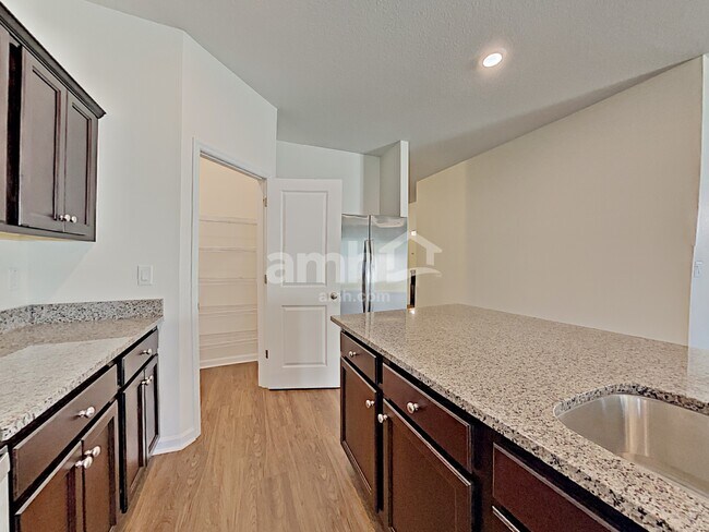 Foto del edificio - 8704 Layalie Way