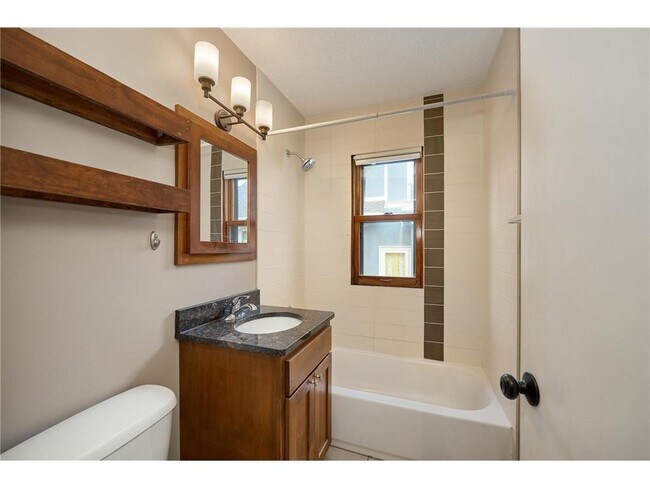 Foto del edificio - 5006 30th Ave S