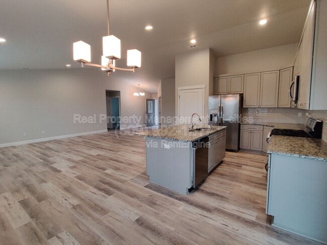 Foto del edificio - 8209 Coldwater Dr