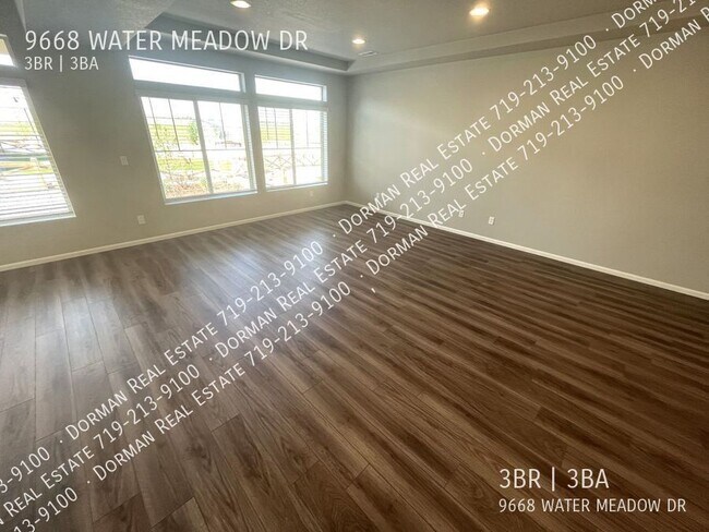Foto del edificio - 9668 Water Meadow Dr