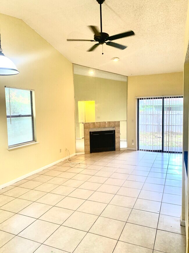 Foto del edificio - 5128 Indian Lakes Ct