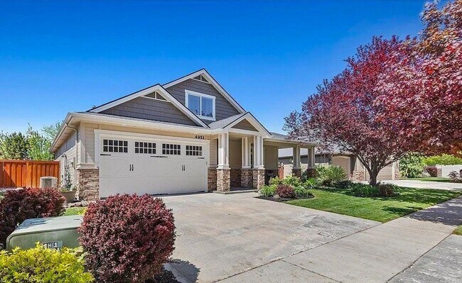 Building Photo - Gorgeous 4 bed 3 bath home in Meridian, ju...