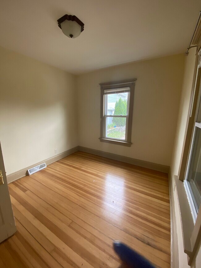 Foto del edificio - 2108 E Beverly Rd