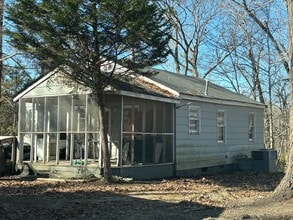 Building Photo - 145 Sante Cir