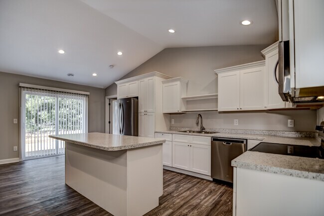 Foto del edificio - 1636 Gunston Dr