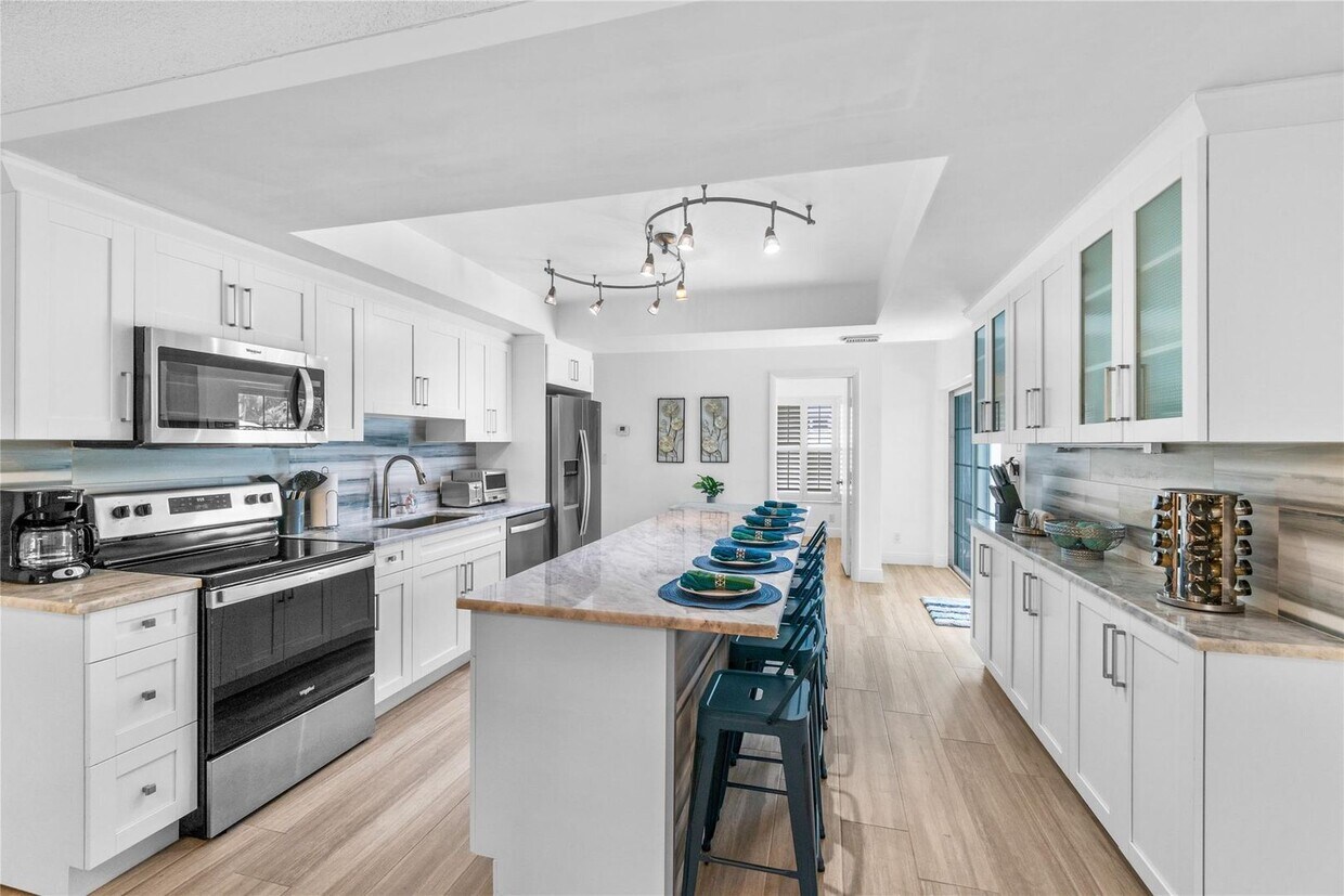 Foto principal - 2628 NE 49th St