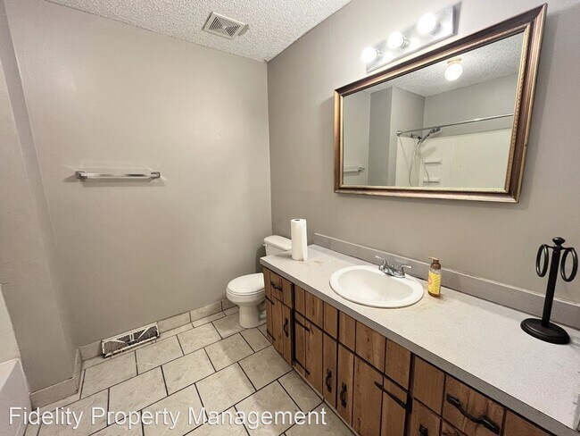 Building Photo - 3 br, 2 bath House - 2458 S. Fort