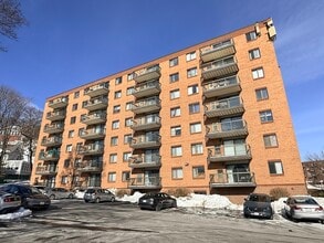 Building Photo - 500 Salem St