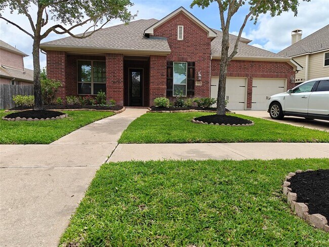 Foto del edificio - 5551 Twin Rivers Ln