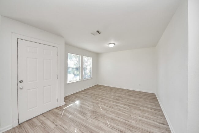 Building Photo - 20623 Patriot Park Ln