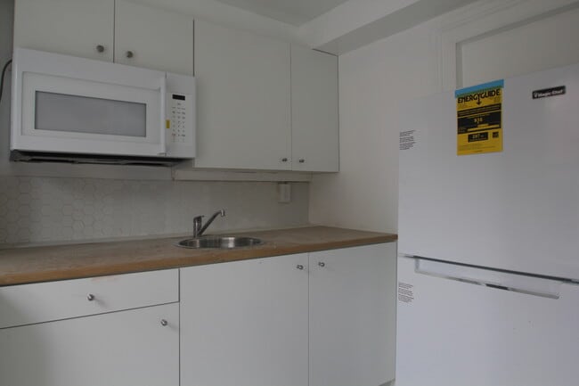 Building Photo - 282 Grand St