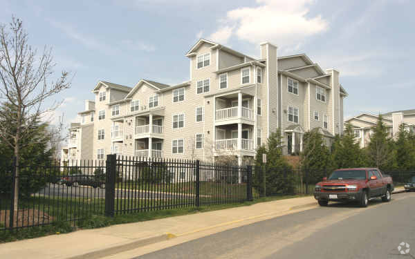 Building Photo - Gates of Fair Lakes