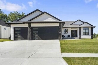 Building Photo - 3068 Dell Ridge Ln