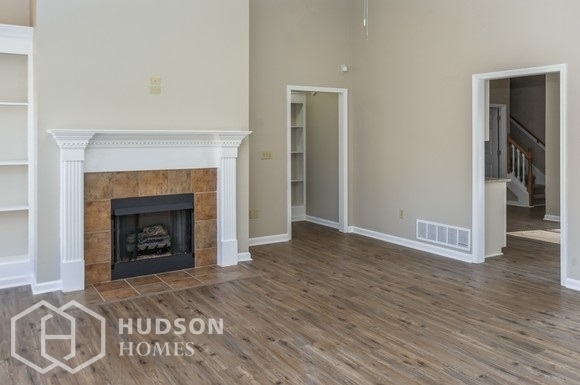Building Photo - NOW AVAILABLE! - 10286 Green Moss Dr N, Co...