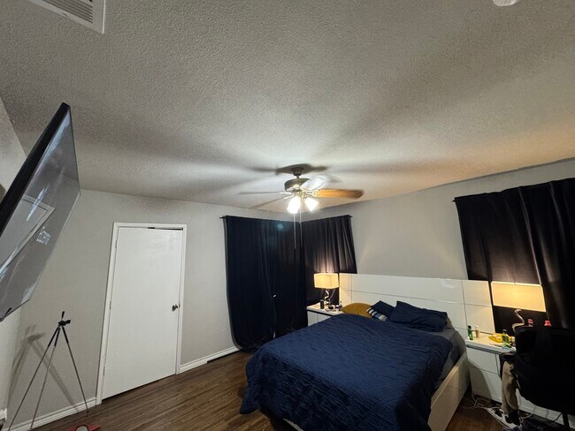 Foto del edificio - 321 SE 13th St