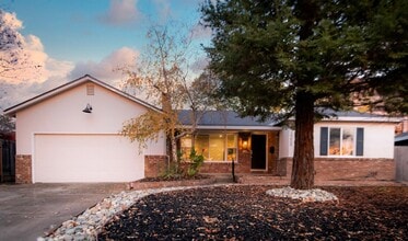 Building Photo - 3256 Strevel Way