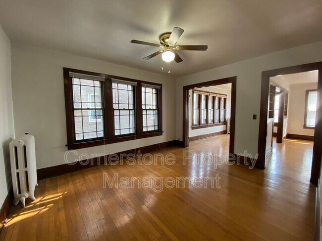 Building Photo - 910 2nd Ave N
