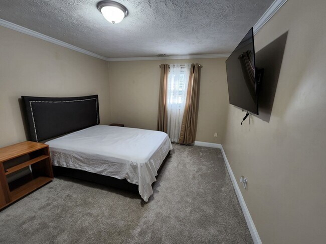 Foto del edificio - Staycation near everything Fayetteville