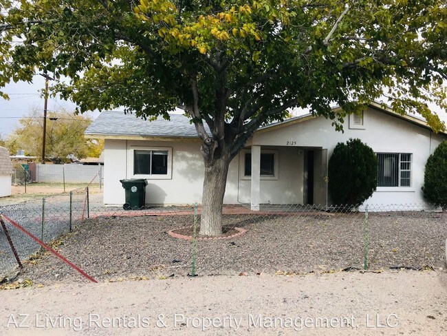Foto del edificio - 3 br, 2 bath House - 2125 Club Avenue