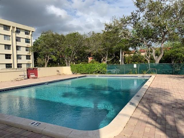 Foto del edificio - 2401 Riverside Dr