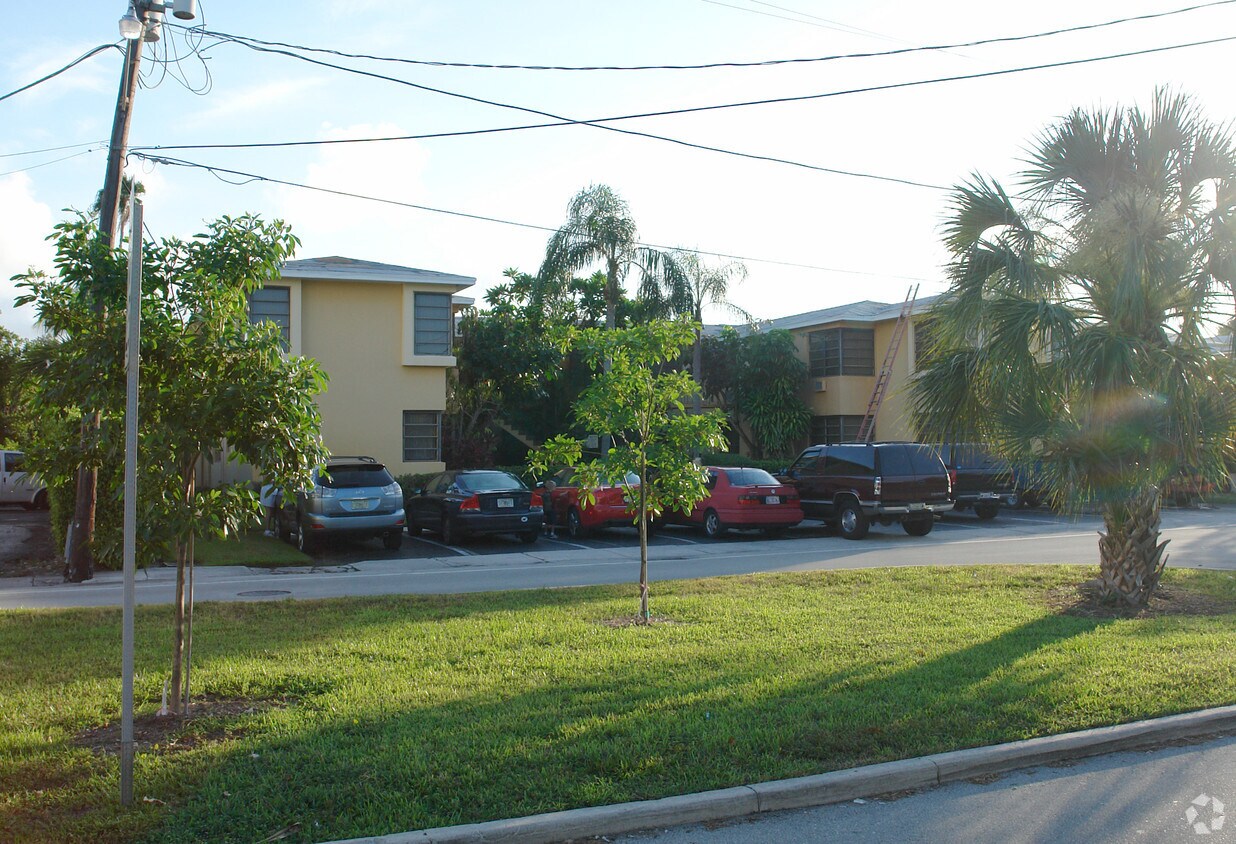 611 Ponce De Leon Dr, Fort Lauderdale, FL 33316 Apartments in Fort Lauderdale, FL