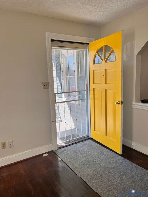 Foto del edificio - 2203 Dinwiddie Ave