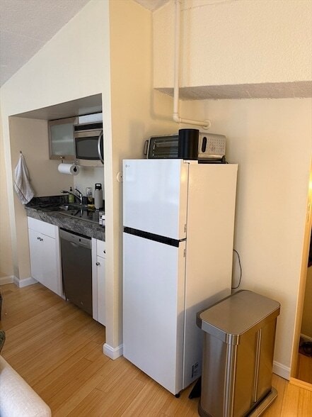 Photo - 12 Stoneholm Street Unit 422 Apartment
