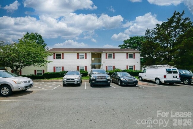 Building Photo - 7981 Shady Oak Trail